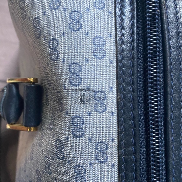 Authentic 80’s Vintage GUCCI Micro GG Bag in Navy - Picture 5 of 16